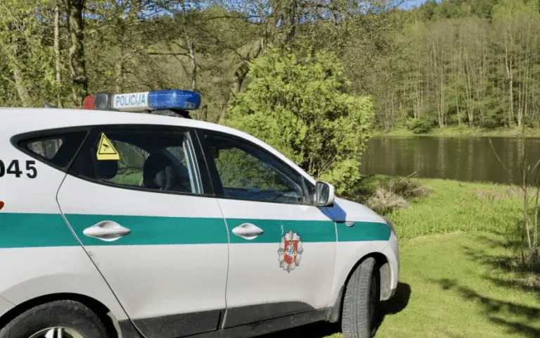 Išsimaudyti išėjusi moteris taip ir nesugrįžo – nelaimėlė rasta nuskendusi upėje