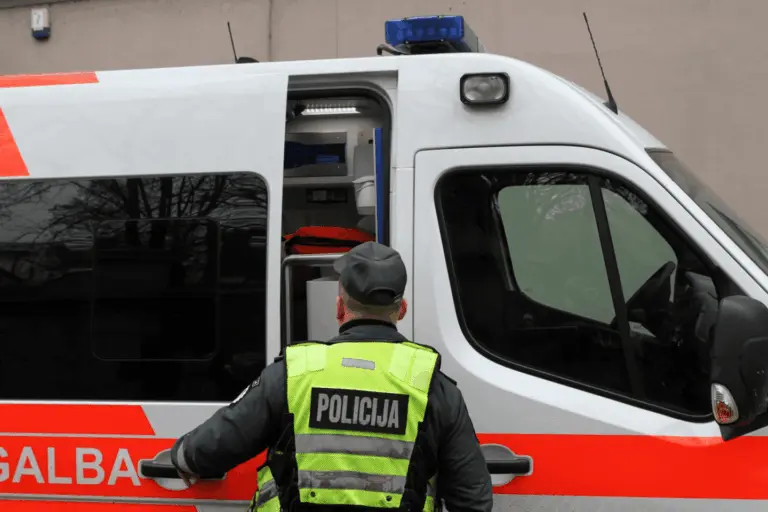 Alytaus r. greitosios pagalbos automobilis partrenkė ir mirtinai sužalojo vyrą