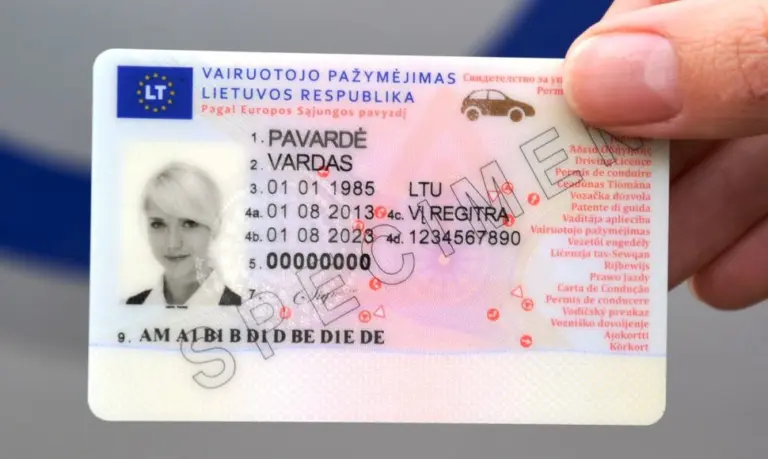 Nutarta: Lietuvoje vairuotojo pažymėjimai bus skaitmeniniai, jiems nereikės interneto: kas laukia „kortelių“?