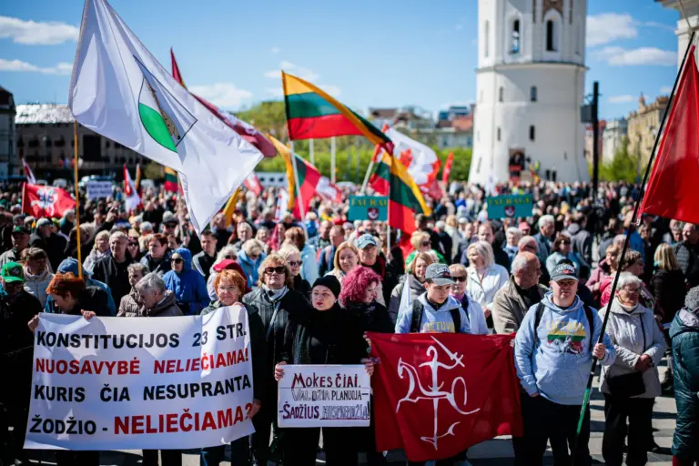 Vilniuje vyksta protestas: žmonės piktinasi, kad bus verčiami „mokėti dukart“
