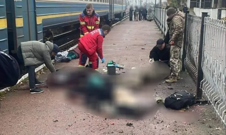 Ukrainoje vyras susprogdino granatą prie traukinio: skaičiuojami žuvusieji