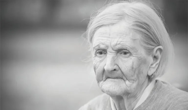 „Sūneli, aš duonai pinigų prašau iš kaimynų, o tu žmonai tokią brangią mašiną nupirkai“,- pravirko motina