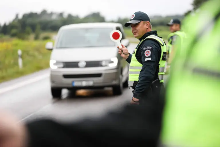Policija perspėja vairuotojus: rytais bus atliekami reidai tam tikrose vietose