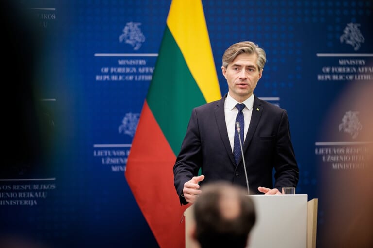 K.Budrys rėžė: „Gėda gyventi valstybėje, perkančioje rusišką naftą“ – Atsakymas iš Vengrijos nustebino