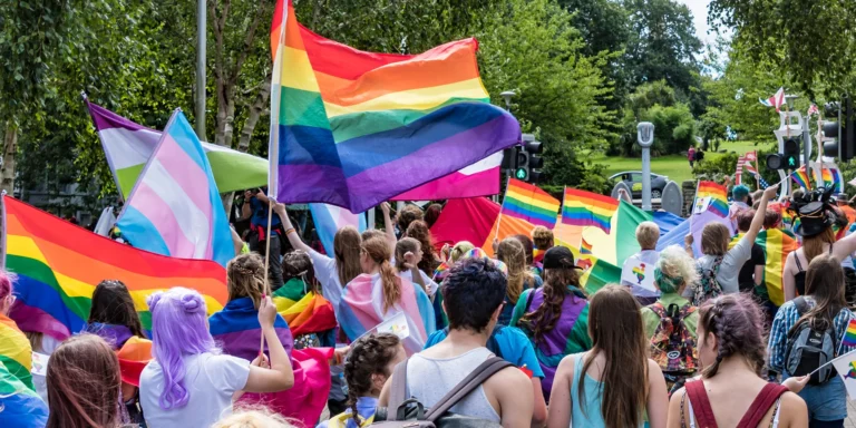 Ši šalis svarsto griežtinti įstatymus: už tos pačios lyties santykius gali grėsti kalėjimas iki 10 metų