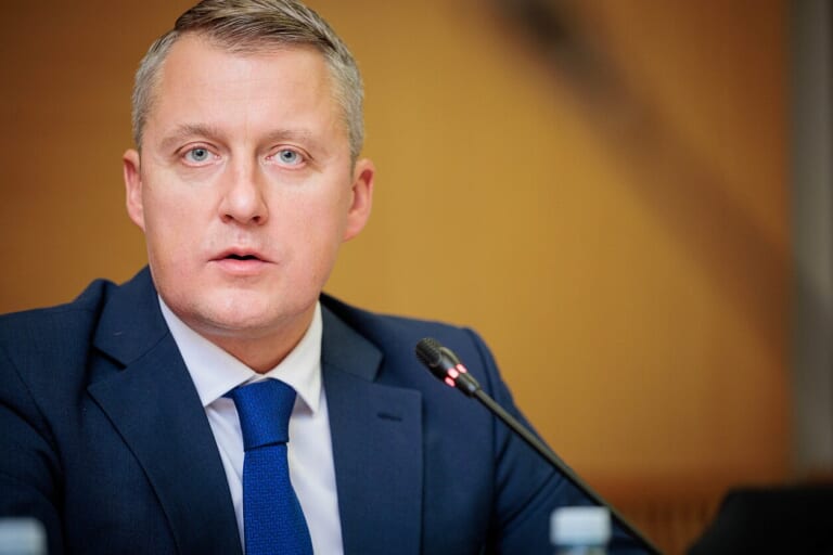 Šokas vairuotojams: Energetikos ministerija ruošia sprendimą, kuris gali pakeisti kuro kainas!