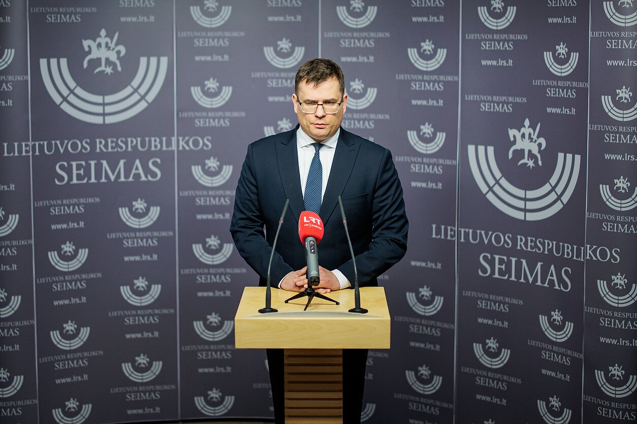Saugumo strategija Seime: Kasčiūnas kritikuoja, ministras gina – ko Lietuva siekia karo fone?