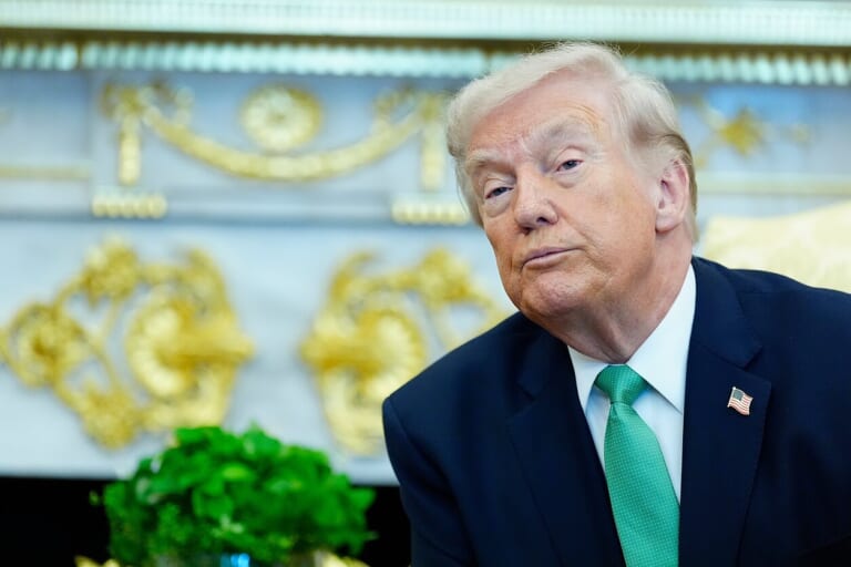 D. Trumpas siunčia ultimatumą NATO sąjungininkams: neatmeta galimybės persvarstyti santykius ir pasitraukti!