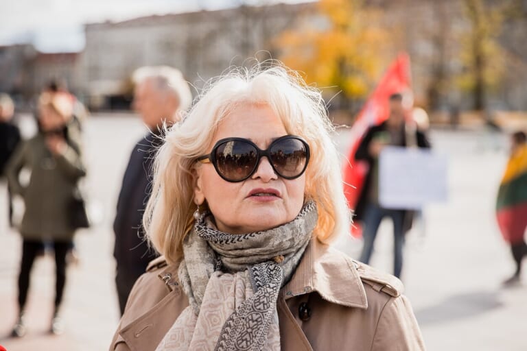 Seimo riaušių byla vėl kaitina aistras: nuteistoji Astrauskaitė teigia buvusi apšmeižta ir kaltina provokacija