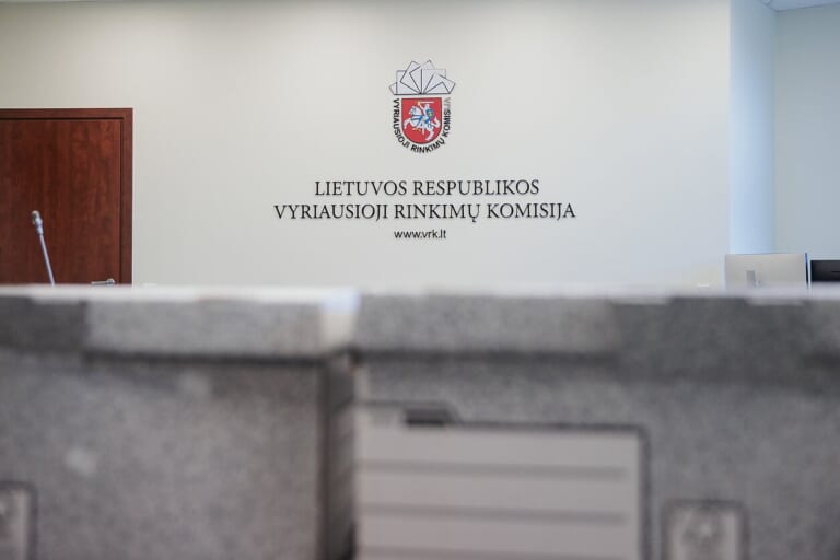 Skandalas verda: „Nemuno aušra“ prašo atidėti VRK sprendimą dėl tūkstantinių automobilių nuomos pažeidimų!