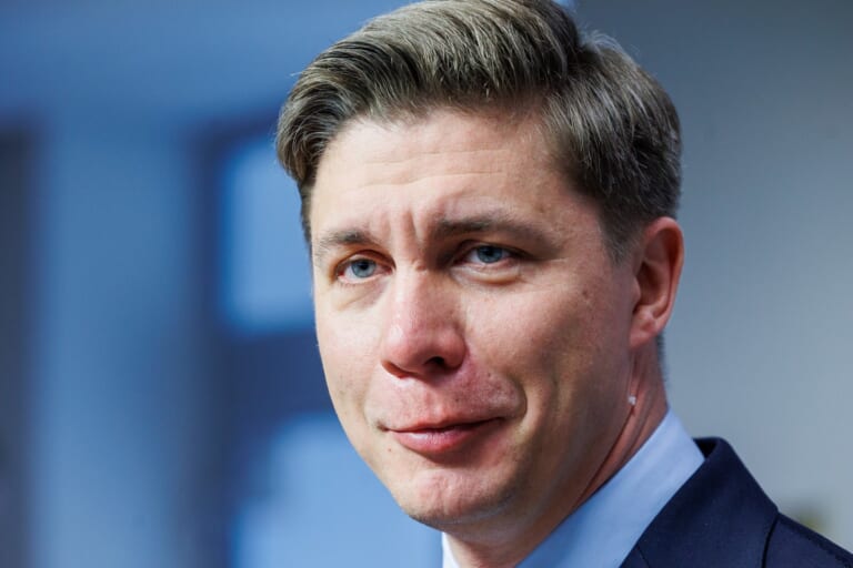 Skandalas dėl premjerės kelionės su šeima: M. Sinkevičius atvirai – ar kyla etikos problemų?