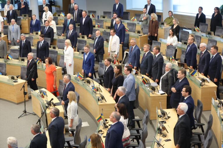 Seimo pavasario sesijos bombos: šimtai įstatymų keis kiekvieno lietuvio gyvenimą – kas laukia JŪSŲ?
