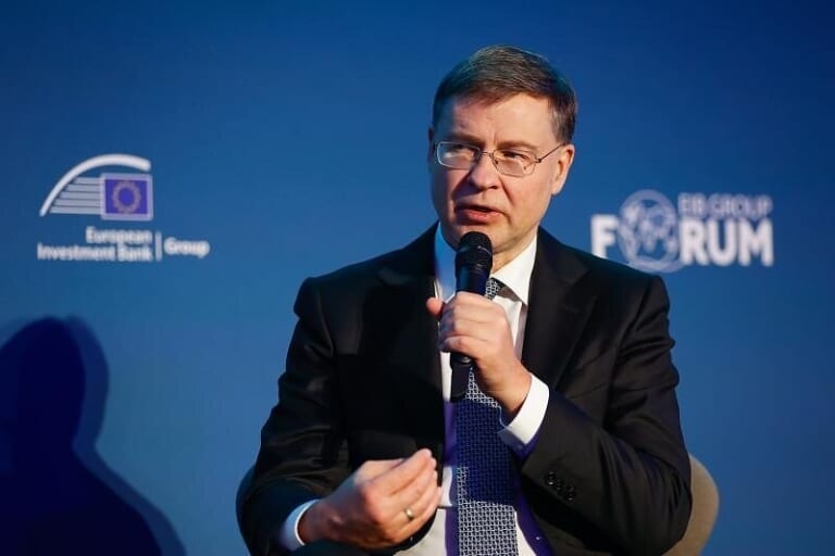 Dombrovskis perspėja: Artimųjų Rytų karas ir JAV tarifai gali supurtyti ES ekonomiką