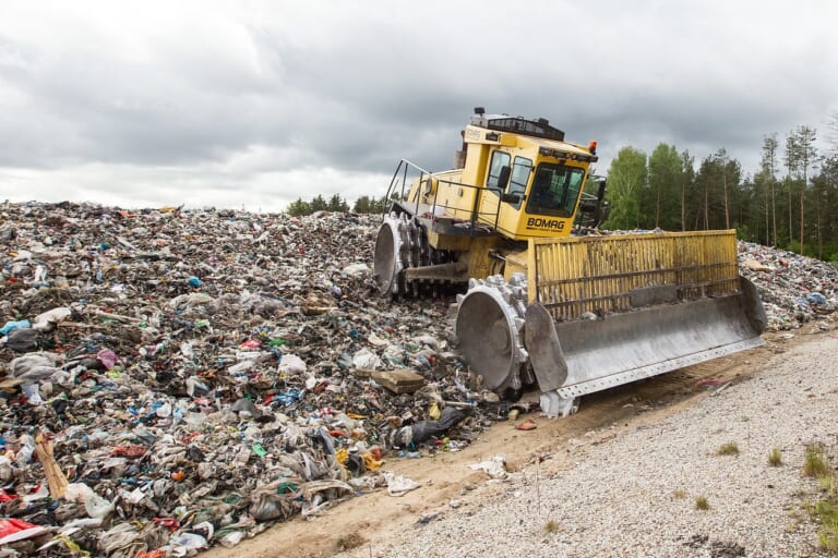 Pavojus virš Elektrėnų: Kazokiškių sąvartyne užfiksuota didžiulė oro tarša – gresia baudos ir ekstremali situacija
