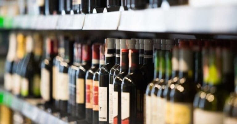 Naktinis alkoholio draudimas Varšuvoje: kas keičiasi ir kodėl?