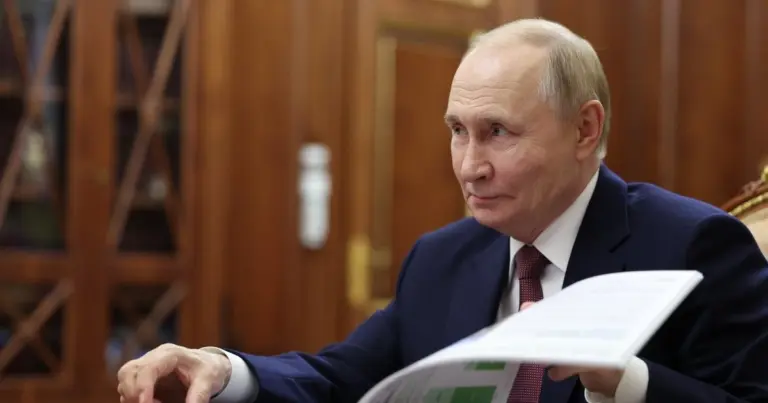 Putinas grasina užbaigti karą Irane!