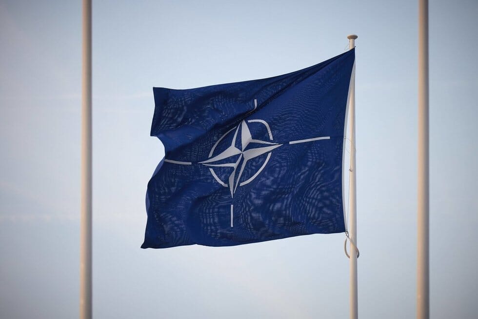 Nato vėliava Nato vėliava