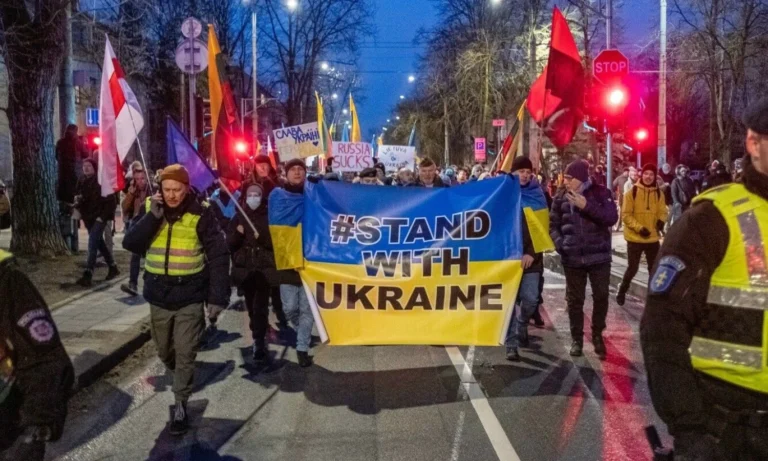 Lietuva didina paramą Ukrainai: daugiau nei 10 mln. eurų skirs pagrobtų vaikų grąžinimui