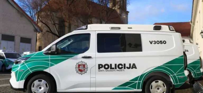 Tragiškas „pokštas“ Kaune: 22-jų mergina nuspaudė revolverio gaiduką ir pražudė 24-erių draugę