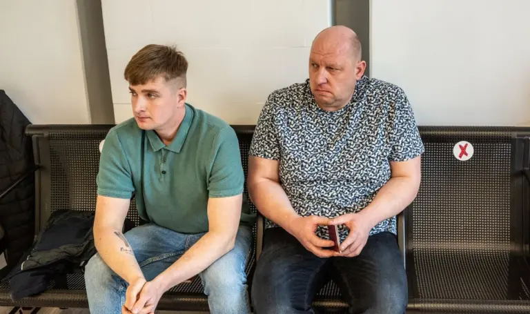 Policininkai komisariate virė naminukę: per kratą pavogė kontrabandinių cigarečių ir pokerio žetonų