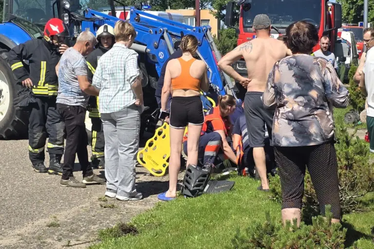 Šilutės rajone – dar viena baisi nelaimė: keturračiu važiavęs 7-metis vaikas palindo po traktoriumi