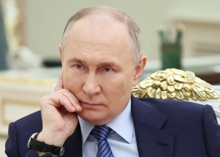 Putinas įspėjo: „Mes esame prieš tai, kad ES virstų kariniu bloku“