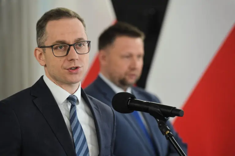 Lenkija pareikalavo, kad Europos Sąjunga jai sumokėtų už visą Ukrainai tiektą ginkluotę