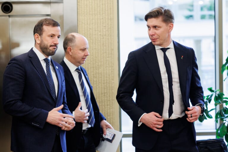 Derybų užkulisiai: ką demokratams pavyko išsiderėti – pirminis planas keičiasi