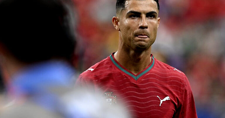 10 vyrų ir statula: po blankaus pasirodymo – arši kritika Cristiano Ronaldo