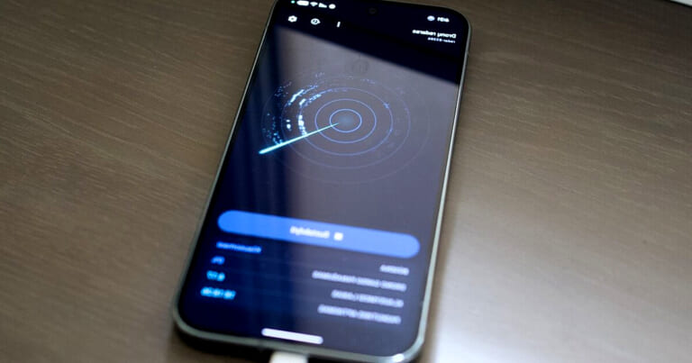 Lietuvoje startuoja unikalus tinklas: kaip kiekvienas gali paversti seną telefoną dronų sargu