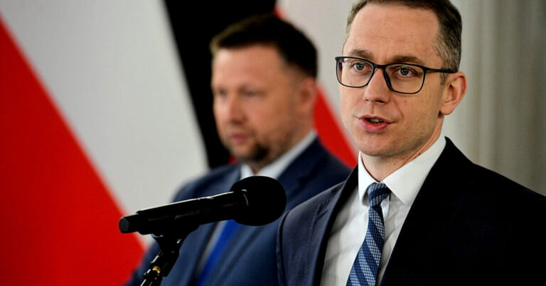 Lenkija reikalauja 450 mln. eurų kompensacijos už Ukrainai perduotą ginkluotę