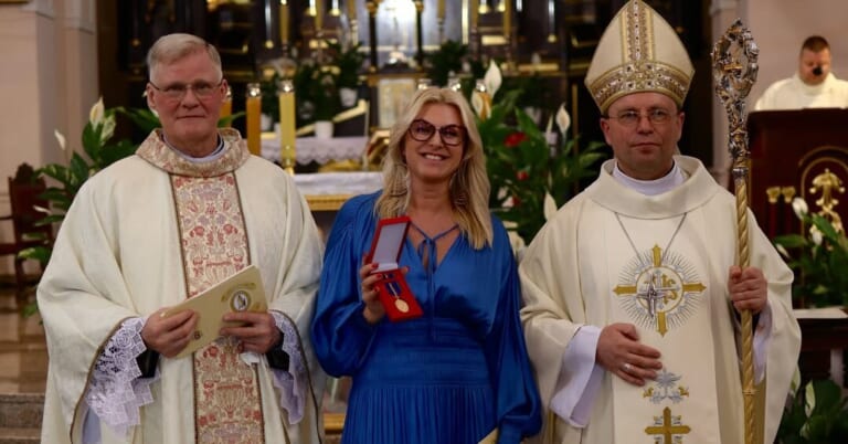 Eglė Jackaitė sulaukė istorinio įvertinimo: apdovanojimą skiria mylimai močiutei Kazimierai