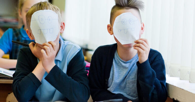 Kritinis psichologų trūkumas mokyklose: siūlo leisti nuotolines konsultacijas