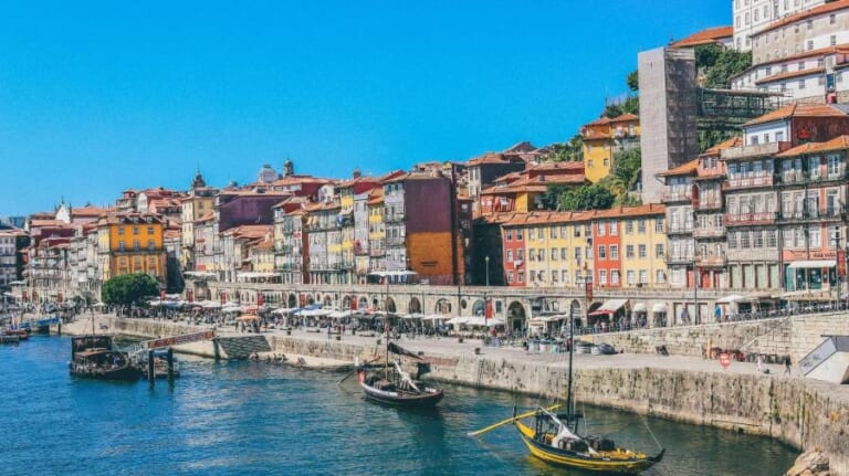 Kodėl Portugalija veikia kaip magnetas: kas traukia pasaulio superturtuolius?