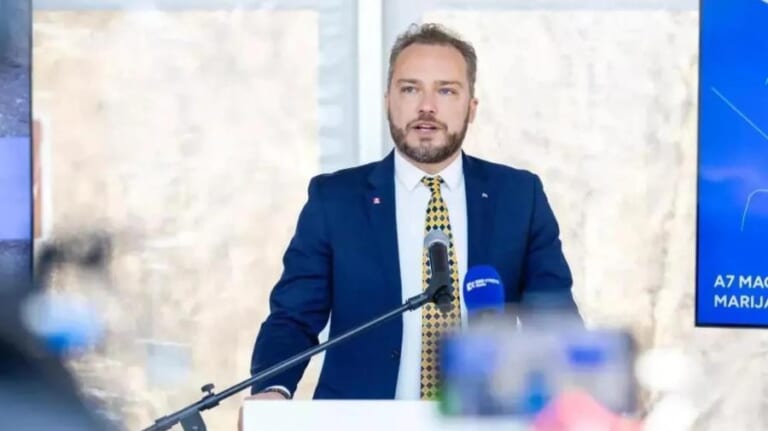 J. Taminskas įspėja: naujo Vilniaus oro uosto atvykimo terminalo projektas gali vėluoti