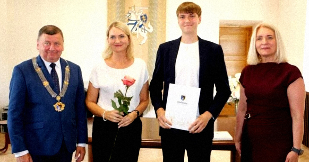 Atskleista, kokią premiją gavo lietuvis už penkis šimtukus egzaminuose
