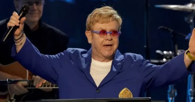 Legendinis Eltonas Johnas pasidalijo jautria žinia: „Esu dėkingas…“
