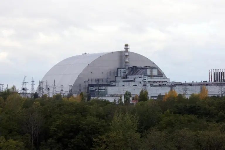 Ukraina stiprina gynybą prie Černobylio: galimas Rusijos puolimo iš Baltarusijos
