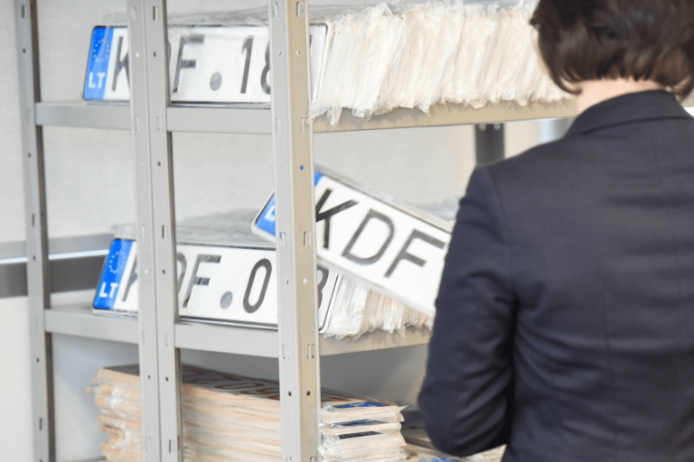 Lietuvoje keičiasi automobilių valstybinių numerių formatas: kaip jie nuo šiol atrodys