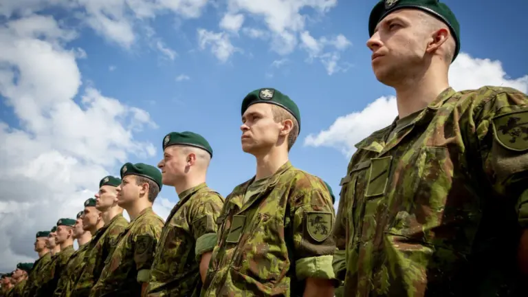 Pribloškianti statistika: grėsmės akivaizdoje šauktiniai slapstosi nuo Lietuvos kariuomenės