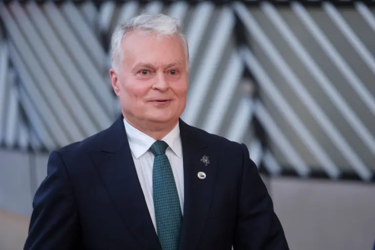 Iš Nausėdos – prieštaringas signalas: į Madeirą išvyko po bauginančio pareiškimo