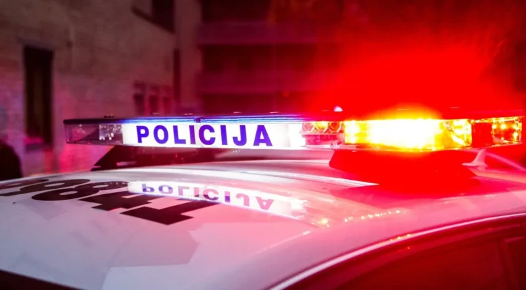 15-metis žiauriai užpultas mieste prie parduotuvės