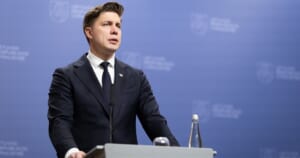 Neramus rytas Pasvalio rajone: Sinkevičius įspėjo jokiu būdu neliesti galimų drono nuolaužų