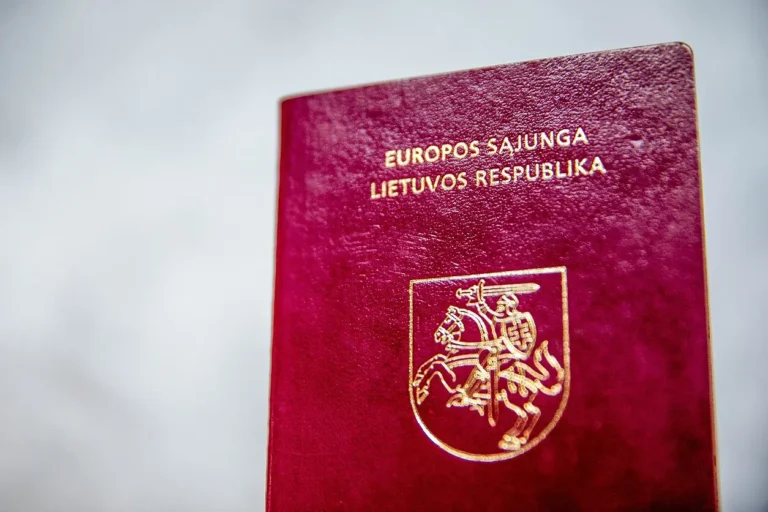 Senjorams – svarbus siūlymas: nuo 65 metų paso ir ID kortelės keisti nebereikėtų