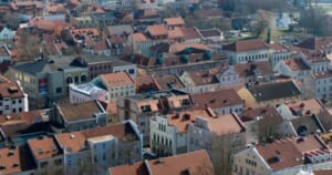 Apleista erdvė Klaipėdoje neatpažįstamai pasikeis: po viaduku jau kyla kalnų dviračių parkas