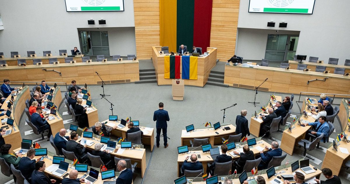 Kritiniu atveju Seimas dirbtų kitaip: patvirtino mobilizacijos ir karo padėties taisykles