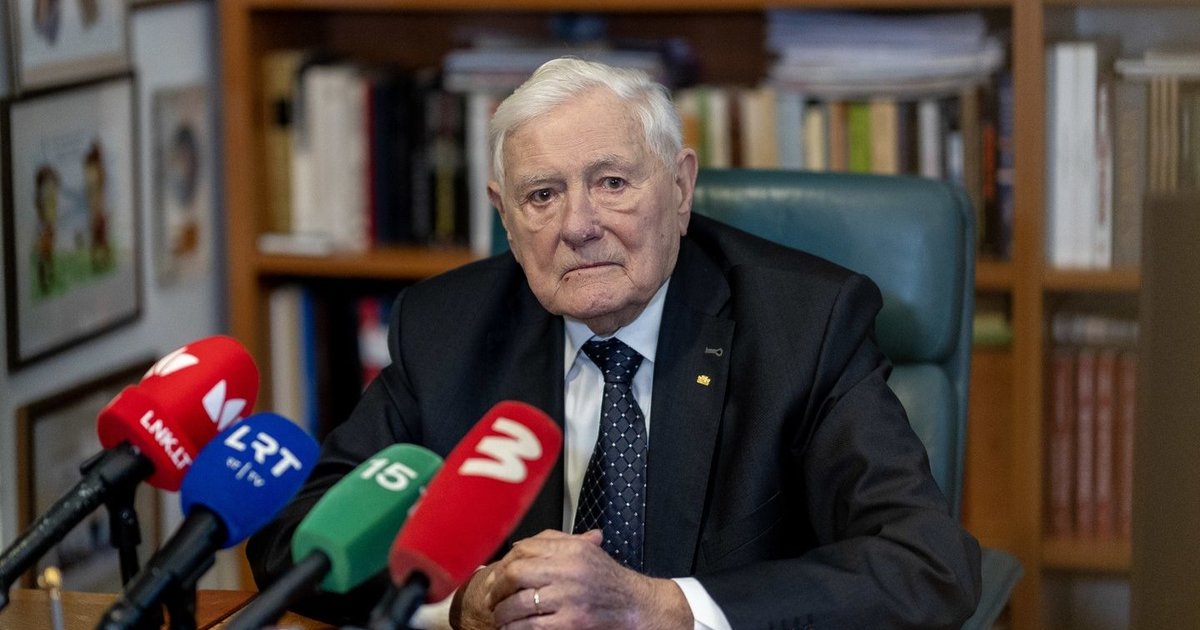Po skubios 99-erių Valdo Adamkaus operacijos – svarbi žinia: medikai atskleidė, kaip jis jaučiasi