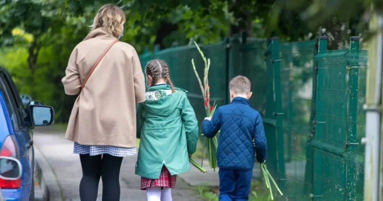 Šeimoms žada šimtus milijonų, tačiau Lietuvos vaikai vis dar alkani ir be batų – realybė pribloškia