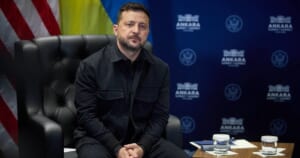Trumpas yra įsiutęs“: Baltuosiuose rūmuose svarstomas Ukrainai itin skaudus sprendimas