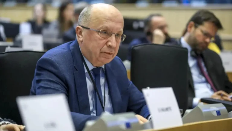 „Kubilius dėl Rusijos hibridinių atakų – gana vien gintis: atsakas turi būti skaudus“.